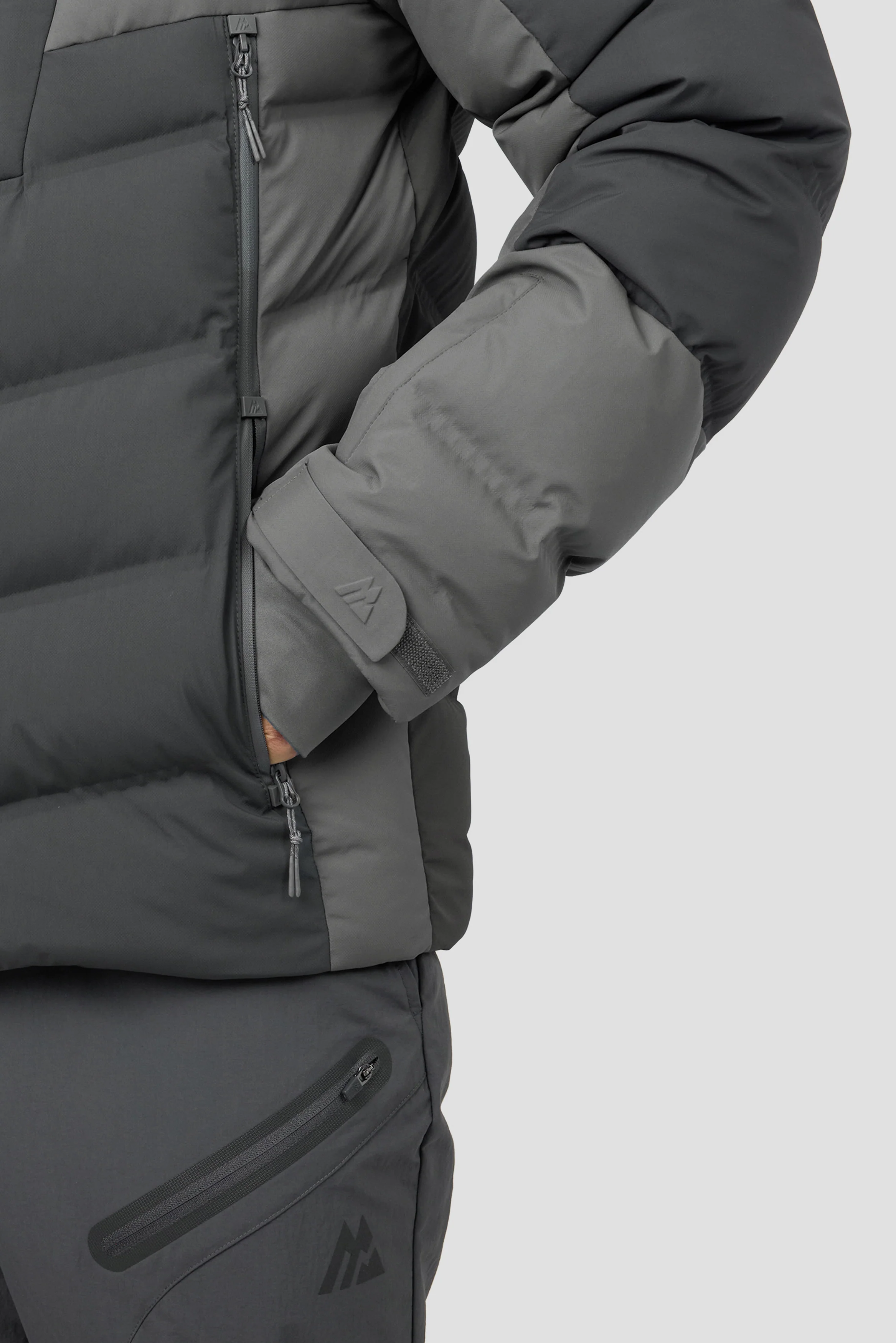 Arcs 2.0 Down Jacket - Asphalt/Cement Grey - Image 6