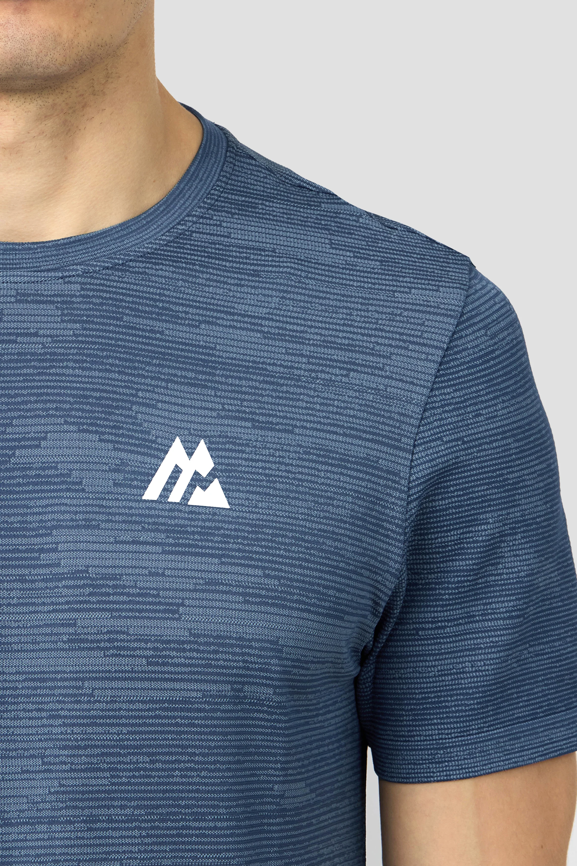 Glitch Seamless T-Shirt - Naval/Fresh Water - Image 5